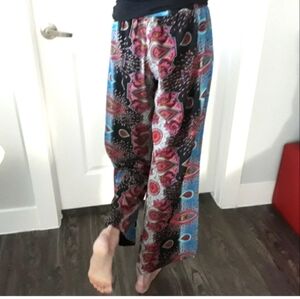 Palazzo pants in a silky fabric